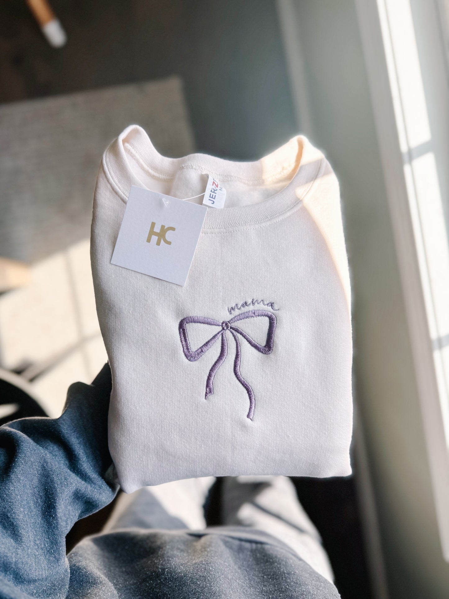 Mama Bow Embroidered Crewneck (Cream/Lavender)