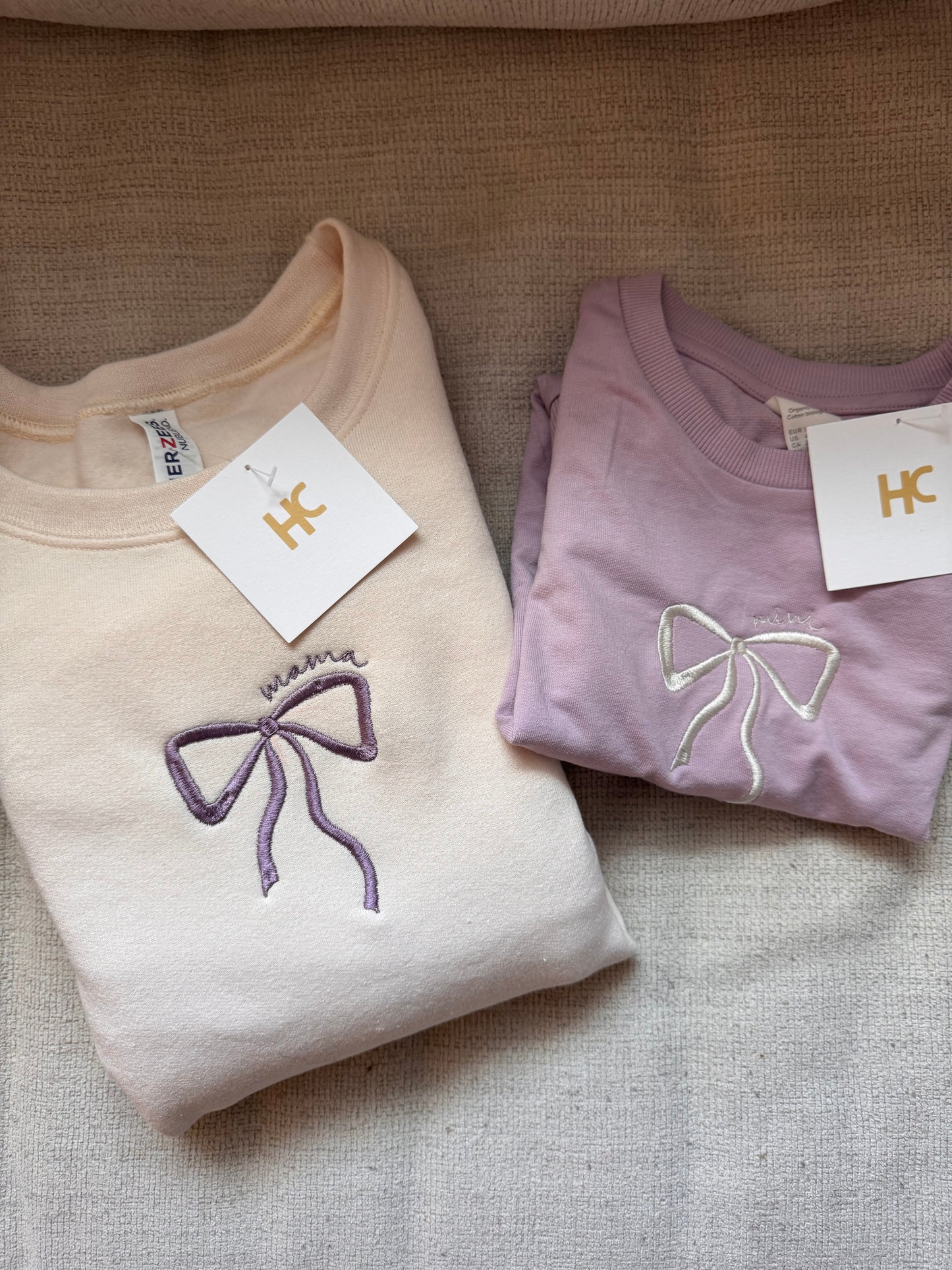 Mama Bow Embroidered Crewneck (Cream/Lavender)
