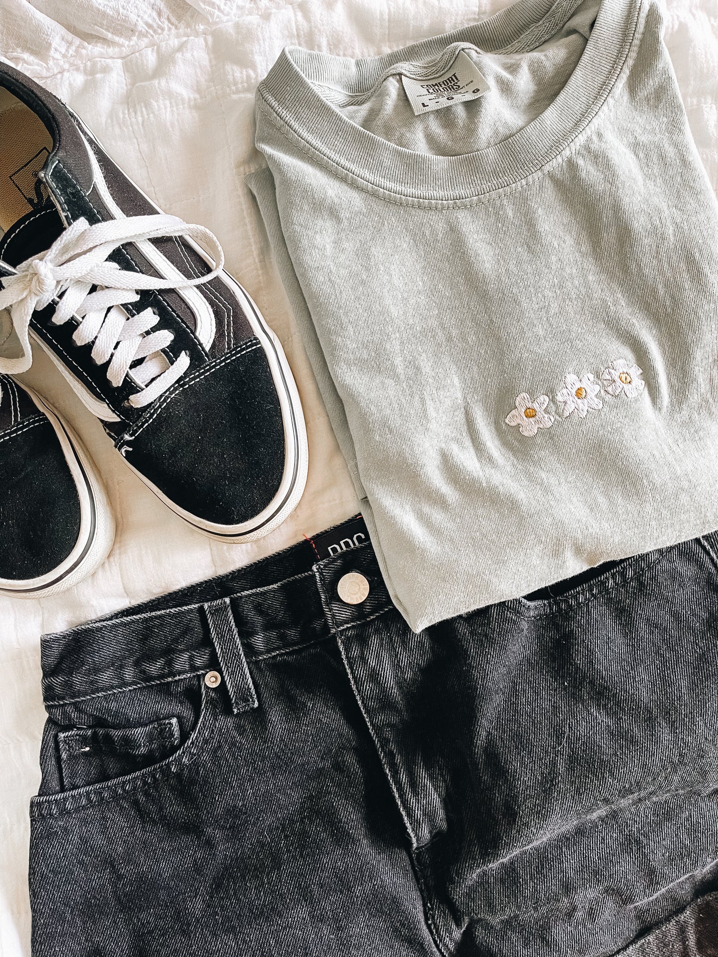 Dainty Daisy T-Shirt