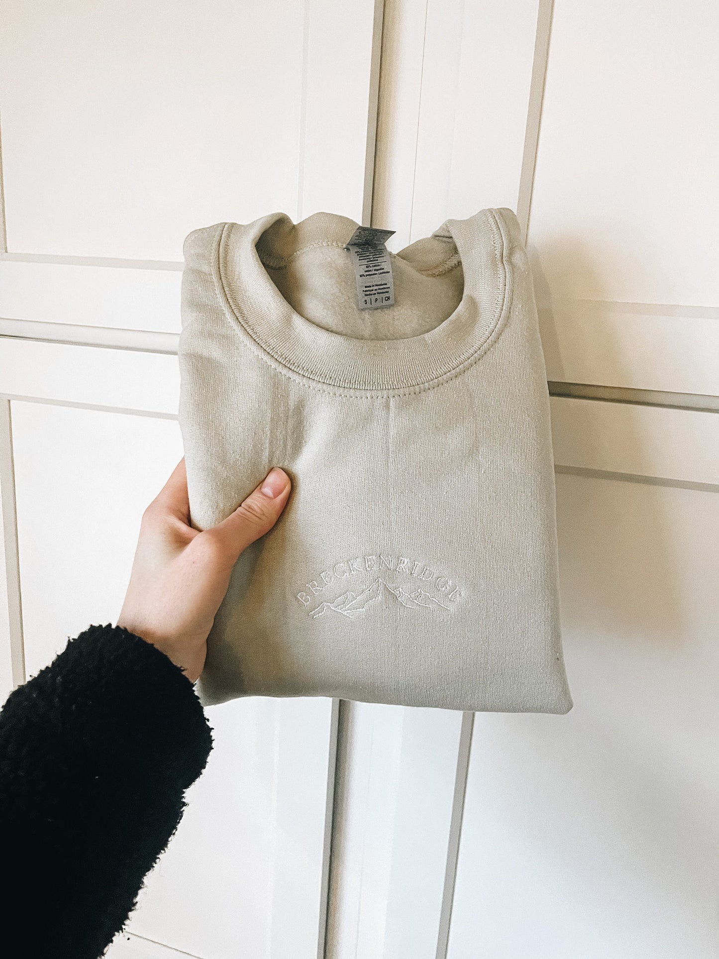 Breckenridge Embroidered Crewneck Sweatshirt - Sand