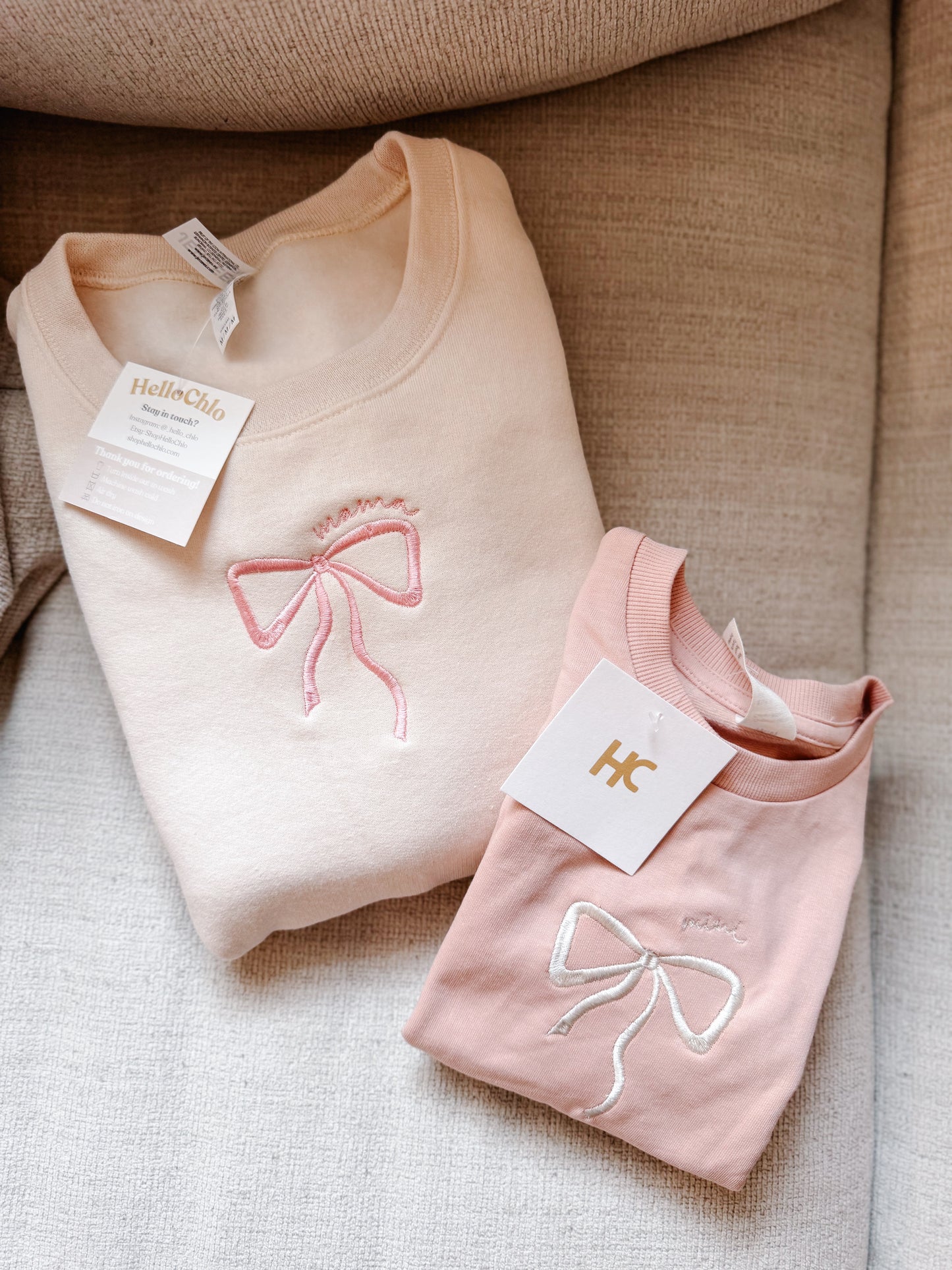 Mini Bow Embroidered Crewneck (Pink/Cream)