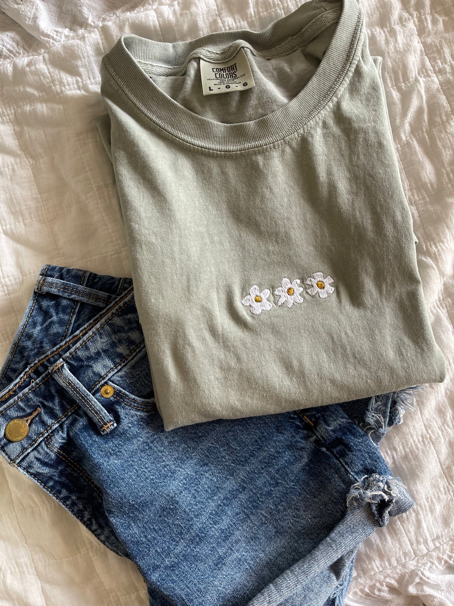 Dainty Daisy T-Shirt