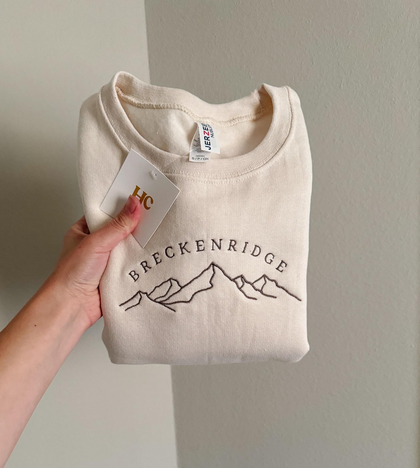 Breckenridge Embroidered Crewneck Sweatshirt - Sweet Cream
