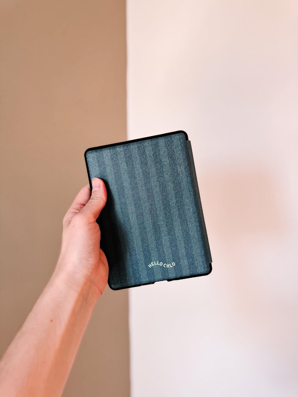 Kindle Case with Handstrap in cover, silicone back (11 & 12 Gen Paperwhite)